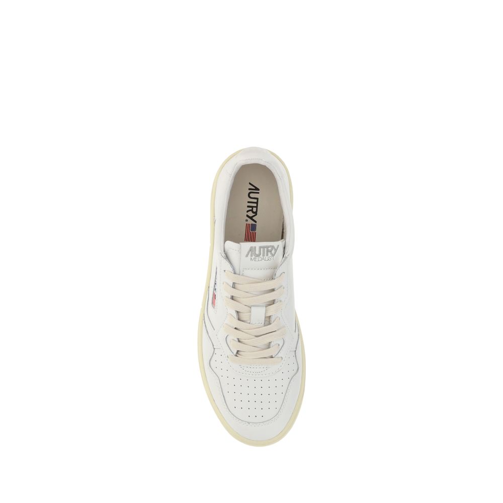 Autry White Calf Leather Bos Taurus Low Top Sneakers