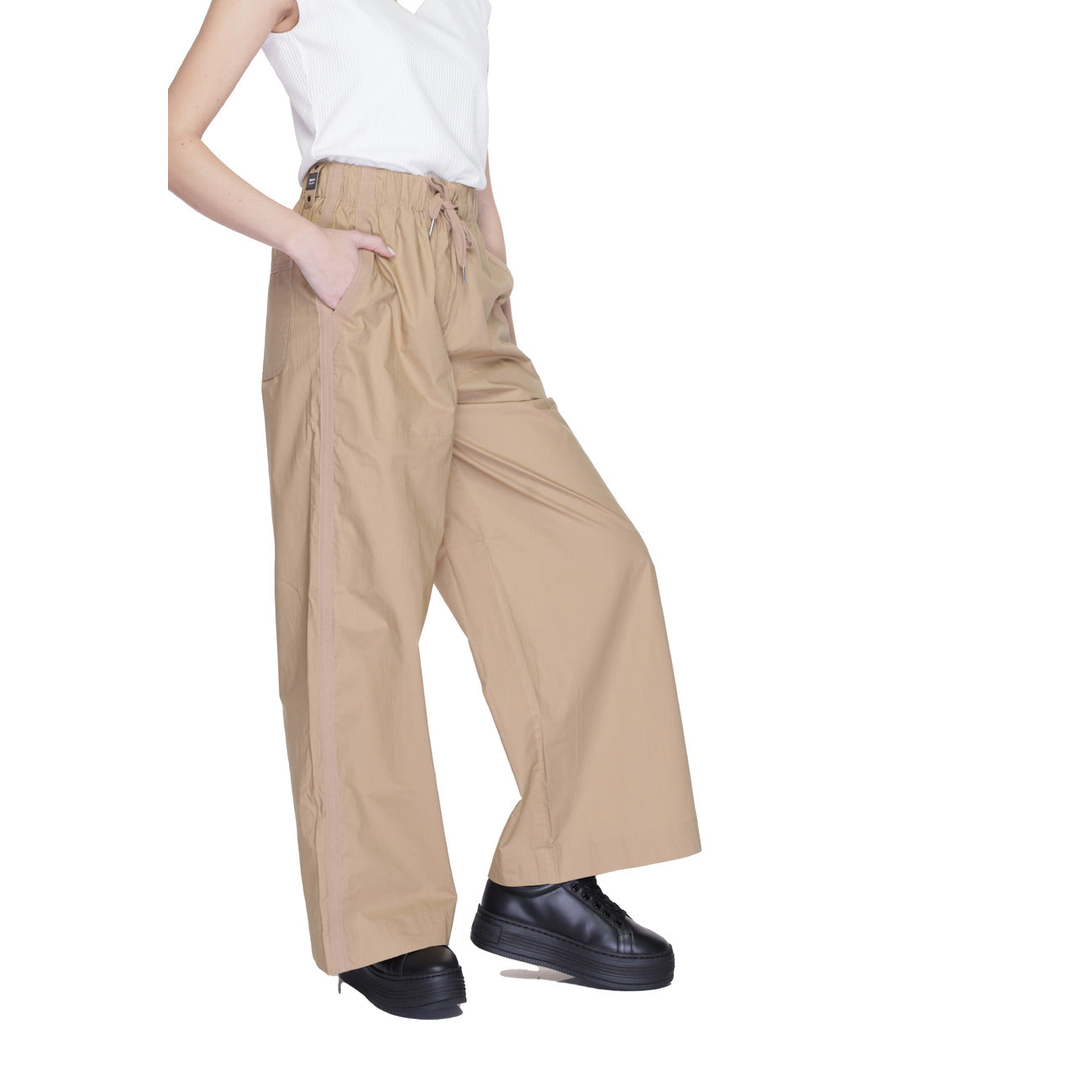 Blauer Women Trousers