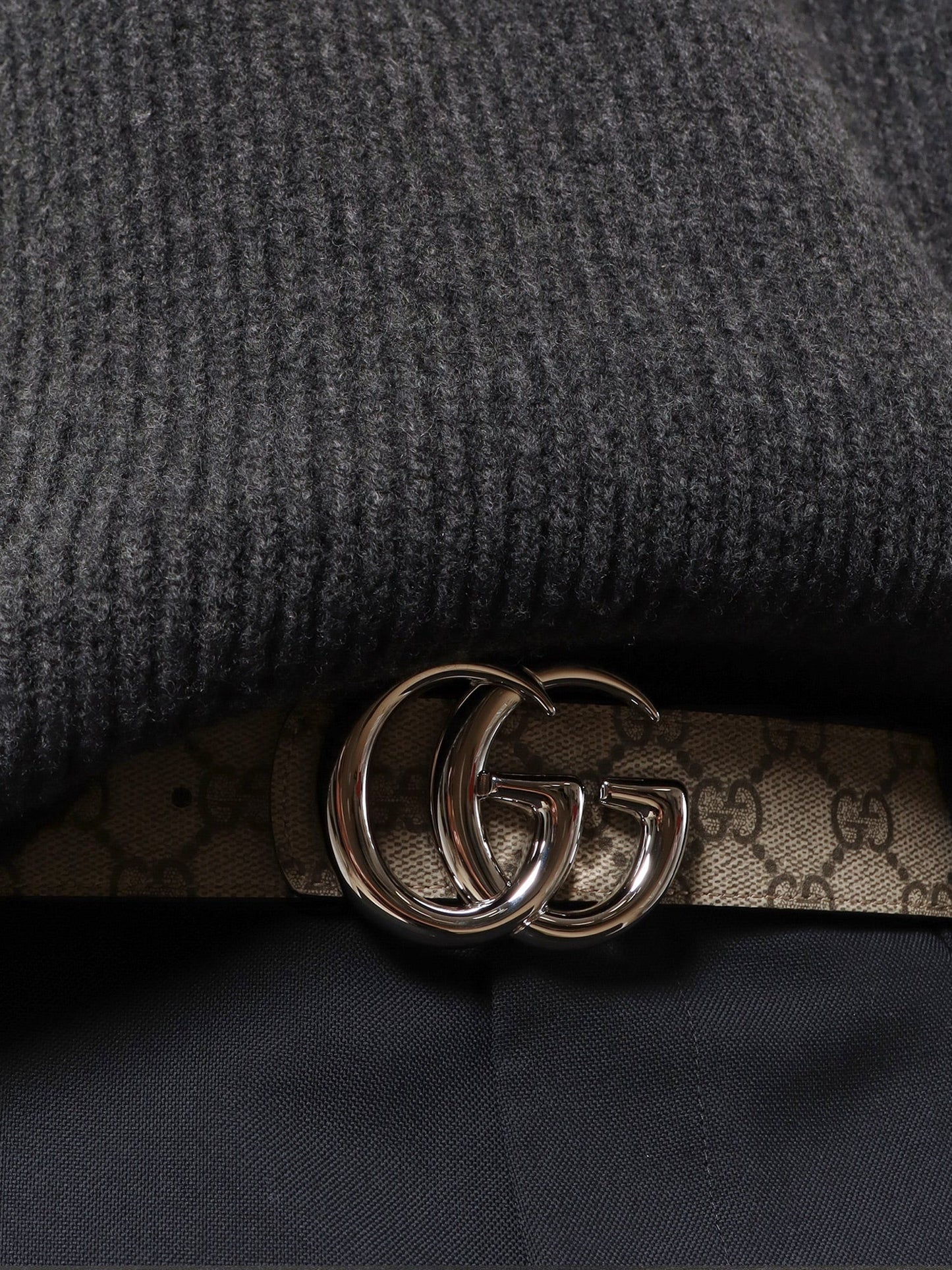 GUCCI Reversible leather and Supreme GG fabric belt